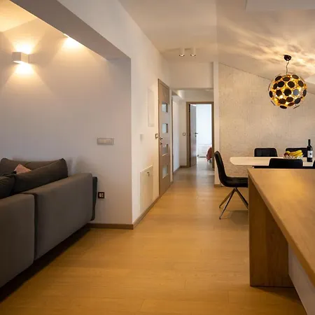 Lumaja Luxury Apartment