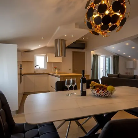 Lumaja Luxury Apartman *