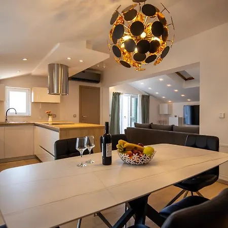 Lumaja Luxury Apartment