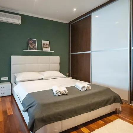 Lumaja Luxury Apartment